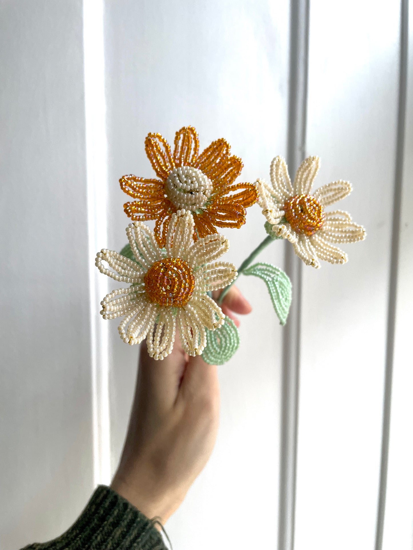 Perleblomster: Marguerit buket - Lys gul/orange (S)