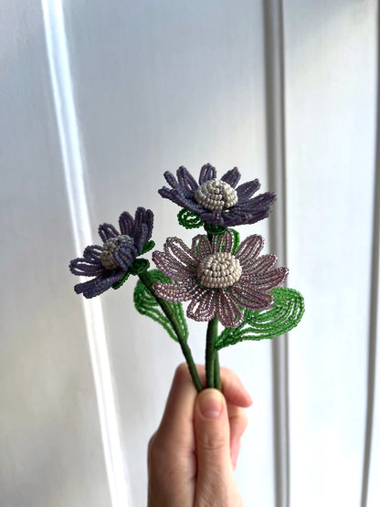 Perleblomster: Marguerit buket - lilla/creme (S)