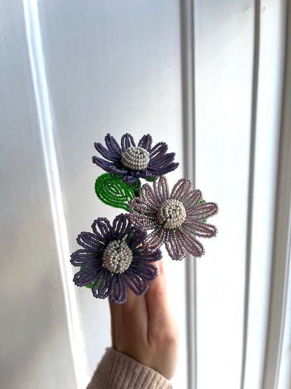 Perleblomster: Marguerit buket - lilla/creme (S)