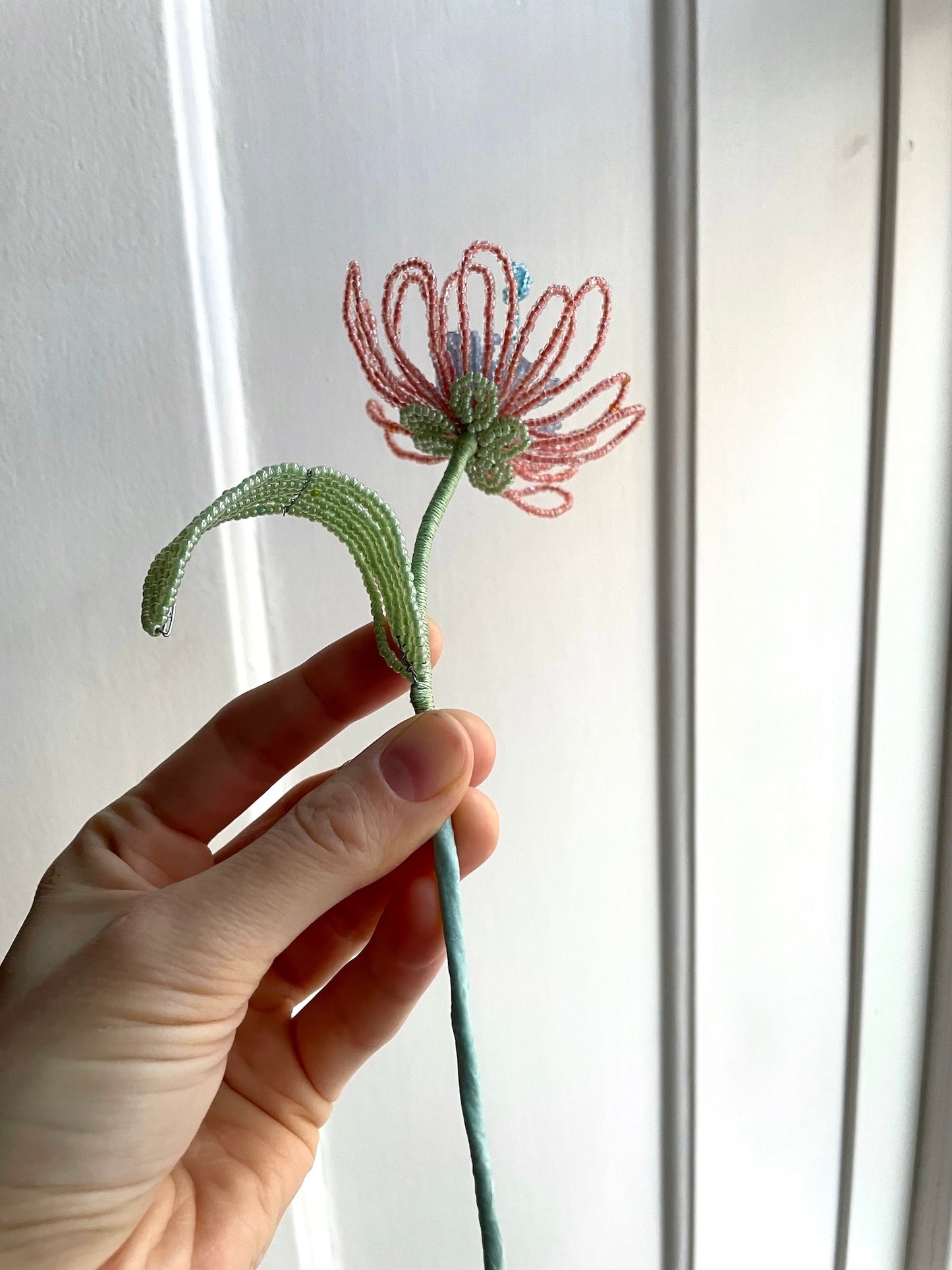 Perleblomster: Fairy flower buket - lyserød/lyseblå (S)