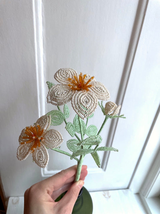 Perleblomster: Fairy flower med knop - creme (M)