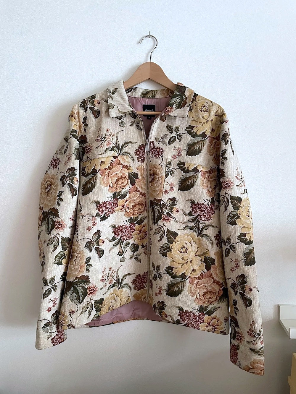 Secondhand unisex jacket made of vintage furniture fabric